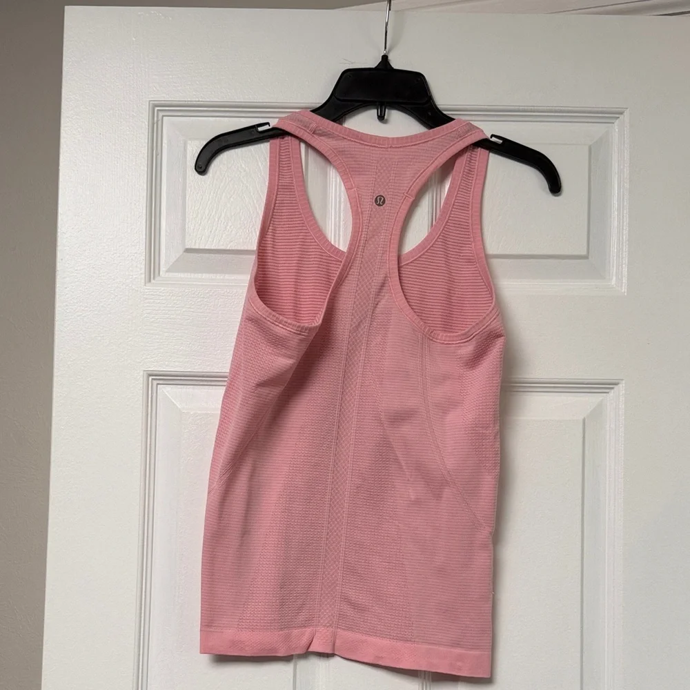 Women's lululemon size 6 Pink Racerback Tank Top - Picture 2 of 4